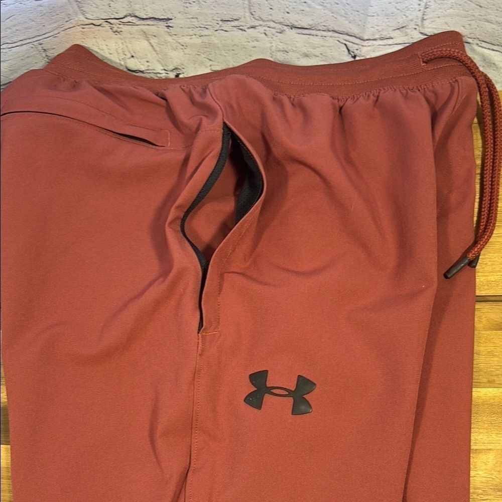 Under Armor Terracotta Joggers with Elastic Waistband and Tapered Legs - Picture 3 of 8